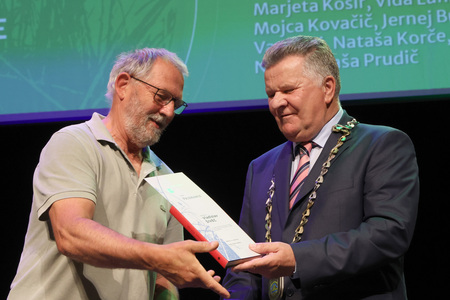 ZLATE PETICE 99n FOTO LJUBO VUKELIČ